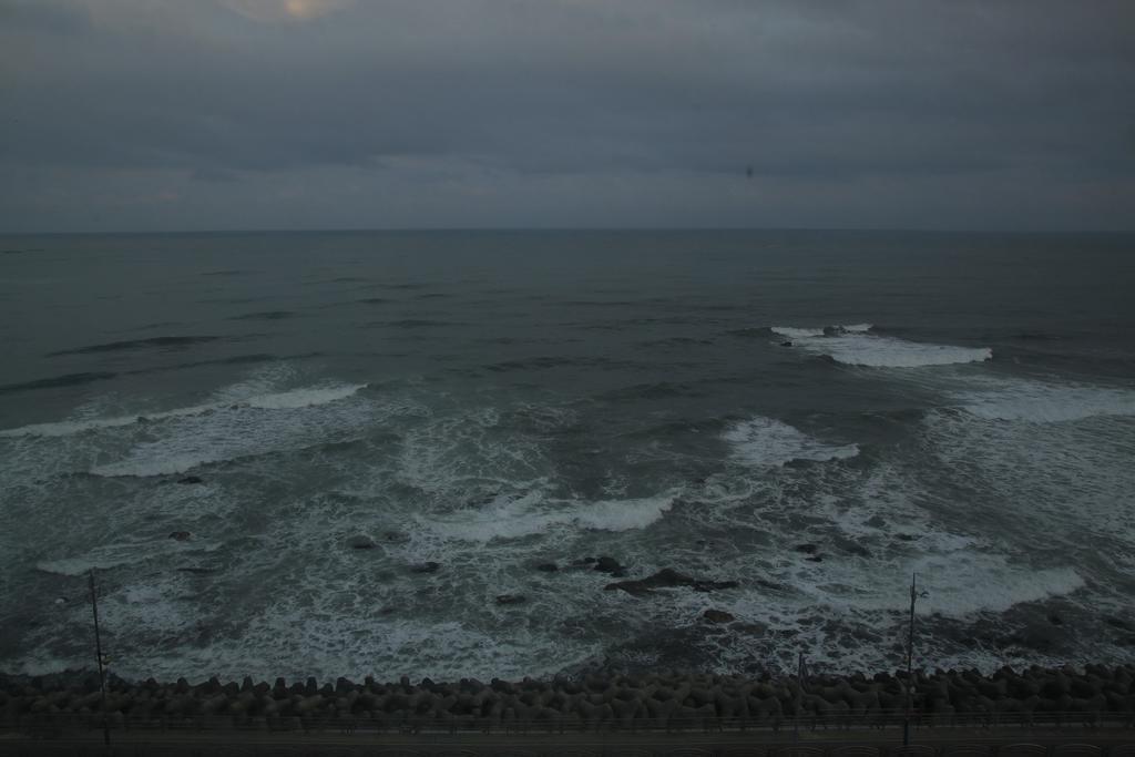 Benikea Hotel Mountain & Ocean Daepohang Sokcho Extérieur photo