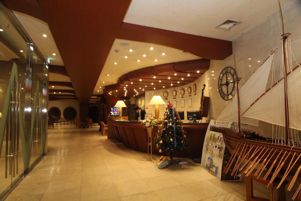 Benikea Hotel Mountain & Ocean Daepohang Sokcho Extérieur photo