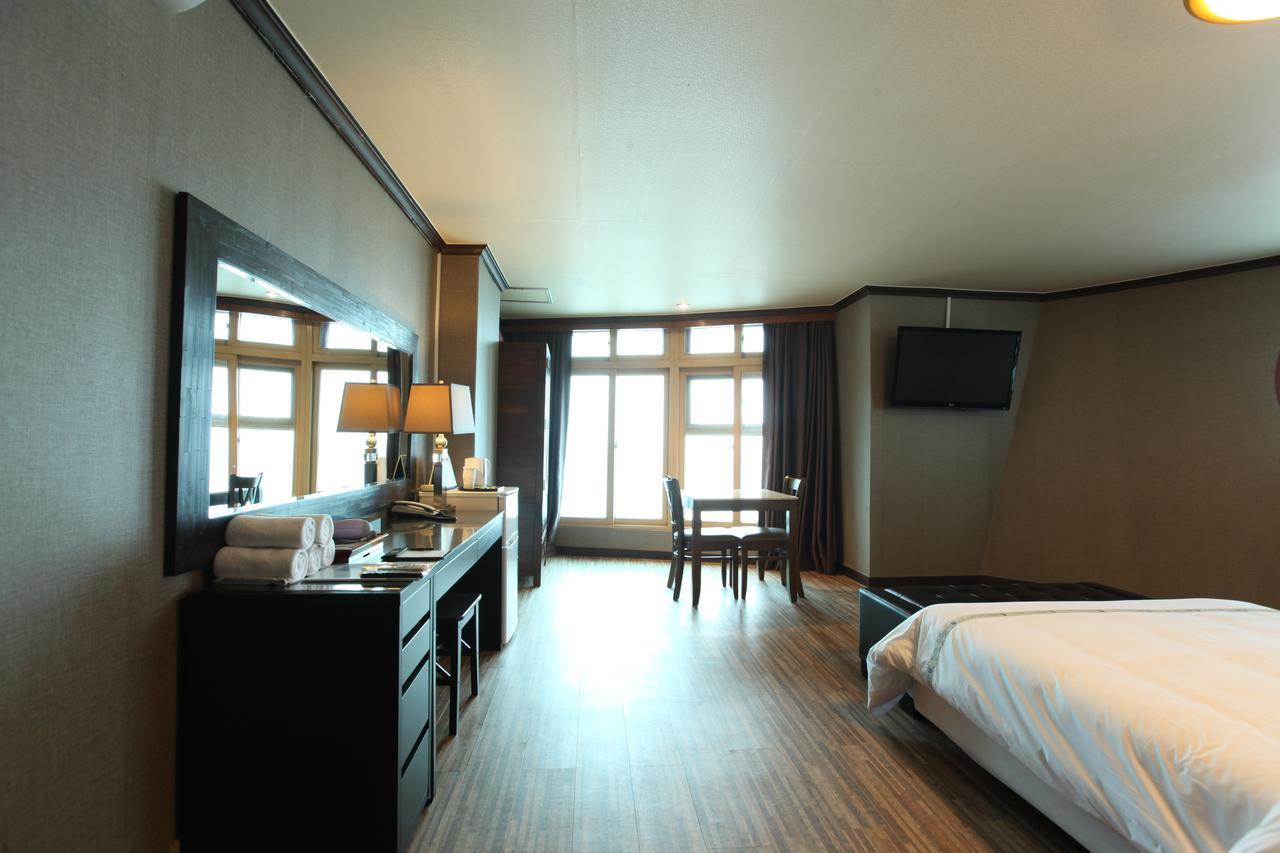 Benikea Hotel Mountain & Ocean Daepohang Sokcho Extérieur photo