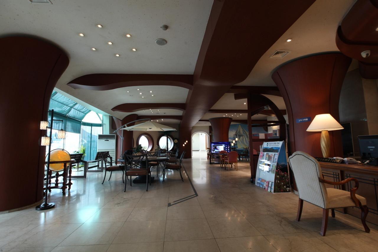 Benikea Hotel Mountain & Ocean Daepohang Sokcho Extérieur photo